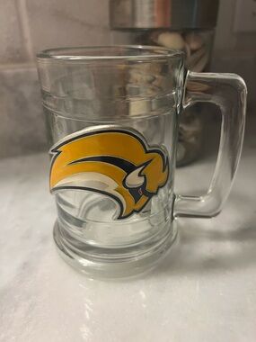 Clear NHL Buffalo Sabres Glass Beer Mug with Yellow Buffalo Logo